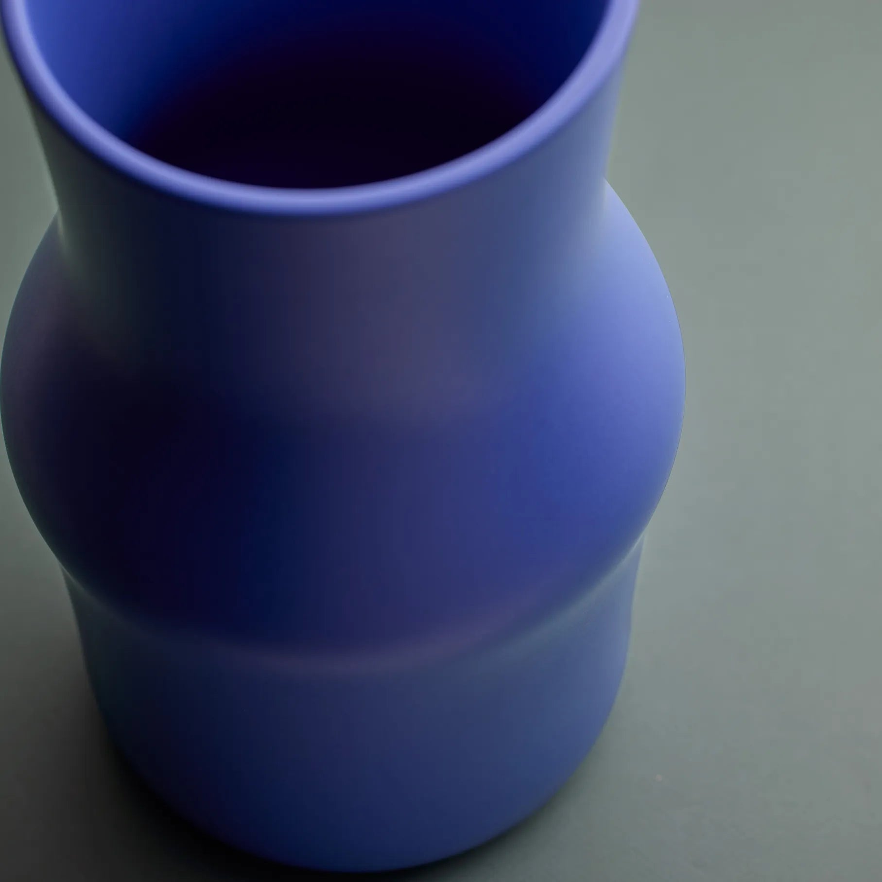 Dorotea Iris Blue Vase