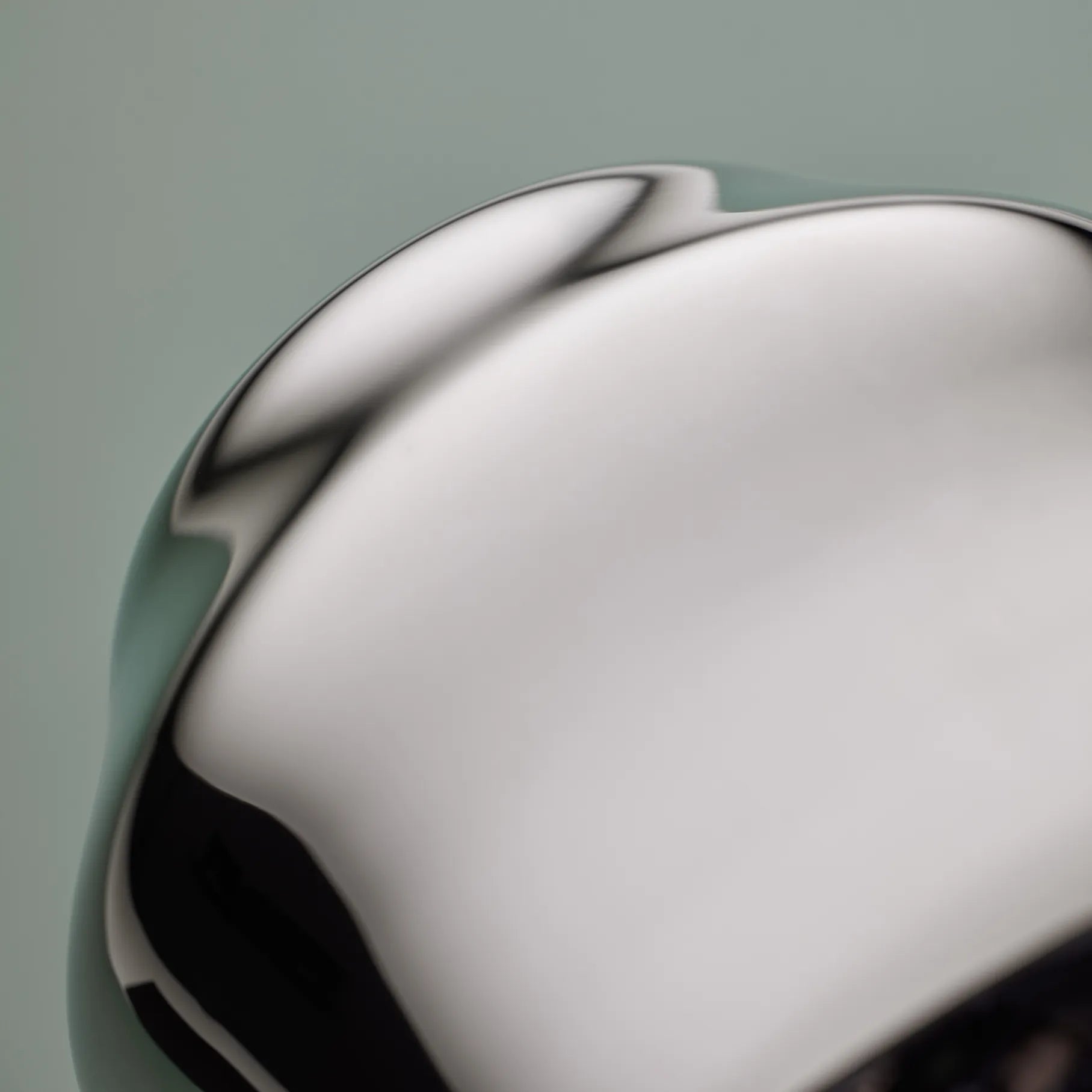 Dorotea Polished Steel Vase S